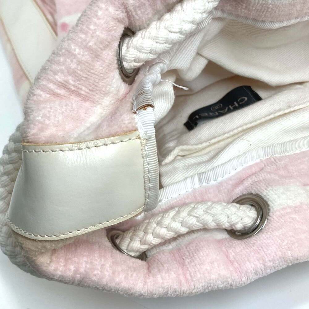 CHANEL Pink Shoulder Bag - Picture 11 of 16